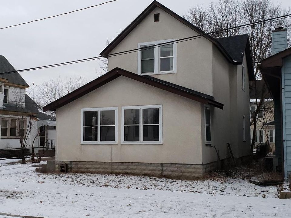 1st image of 225 23rd Ave NE #2