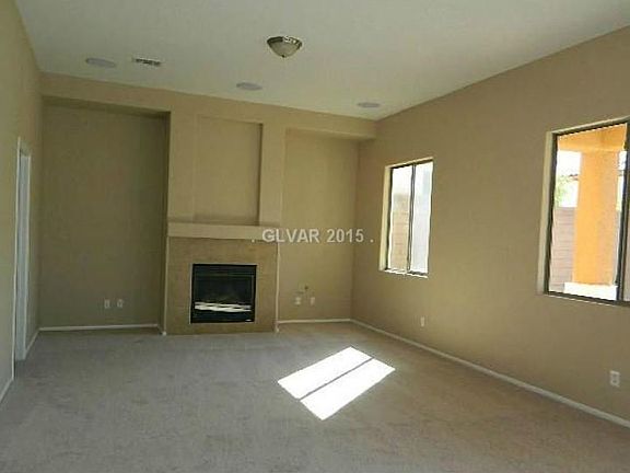 5th image of 293 Garnet Garden St