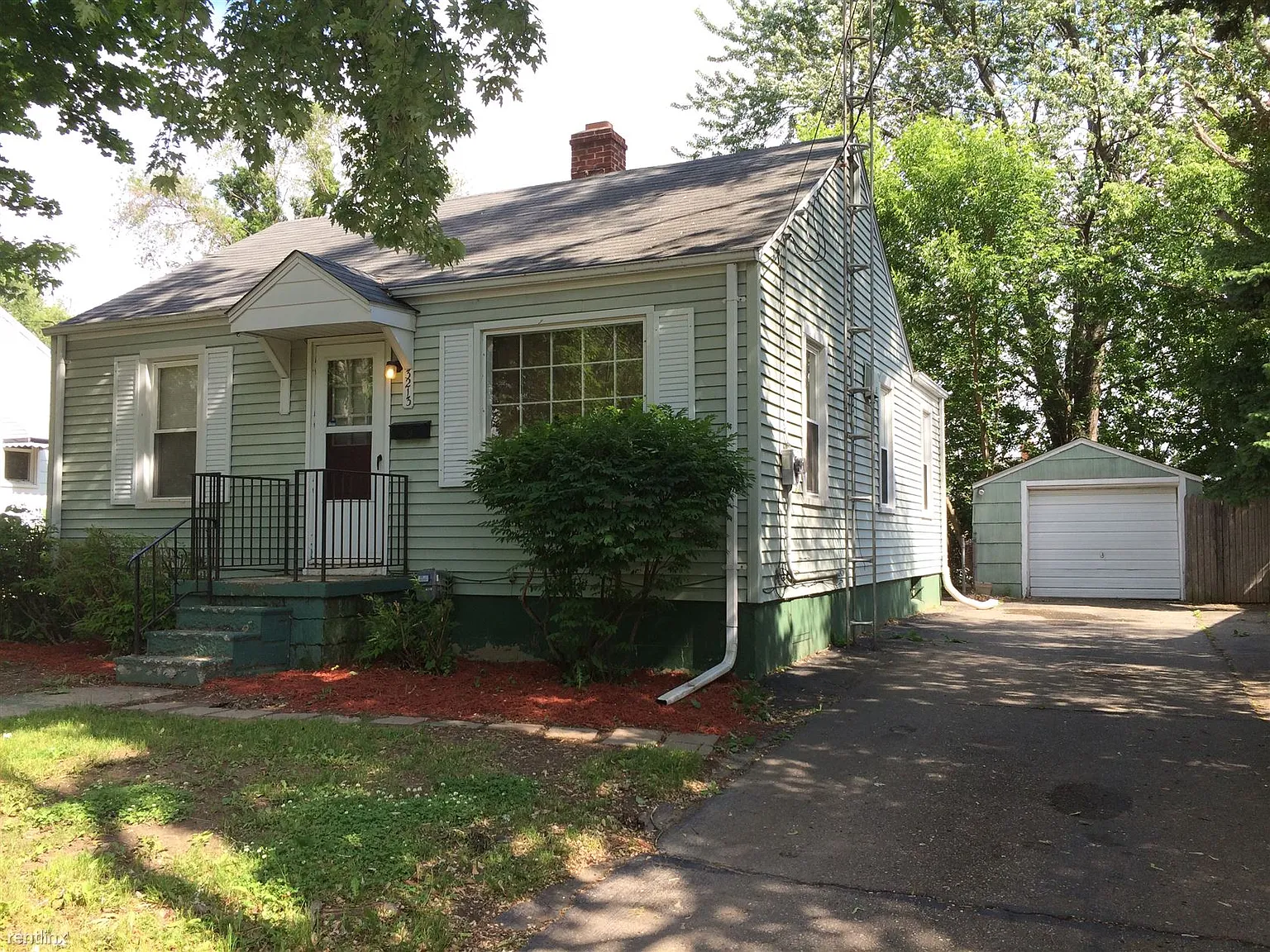 3213 Chicago Blvd photo 1