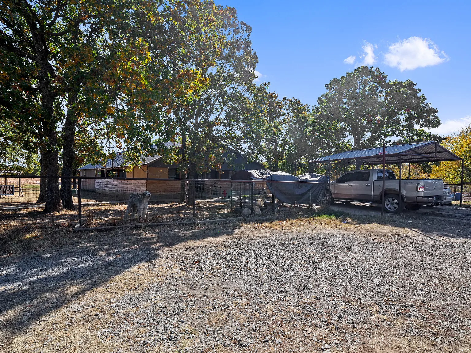 4 bed, 2.5 bath, 4944 sqft, $2,300 — Photo 3