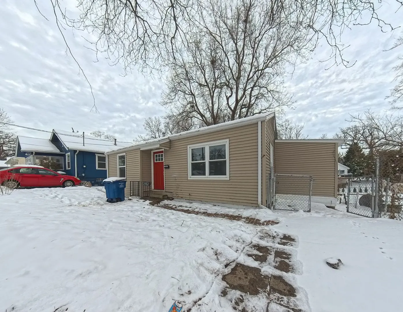 Adorable 2 Bedroom 1 Bath Home — Photo 1