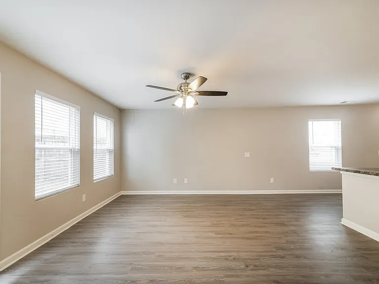 42 Everett Cir — Photo 7
