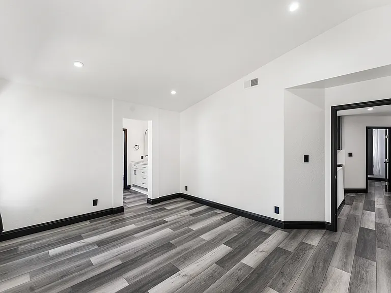 43721 Yaffa St — Photo 14