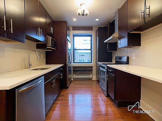 3rd image of 350 Irving Ave APT 3R