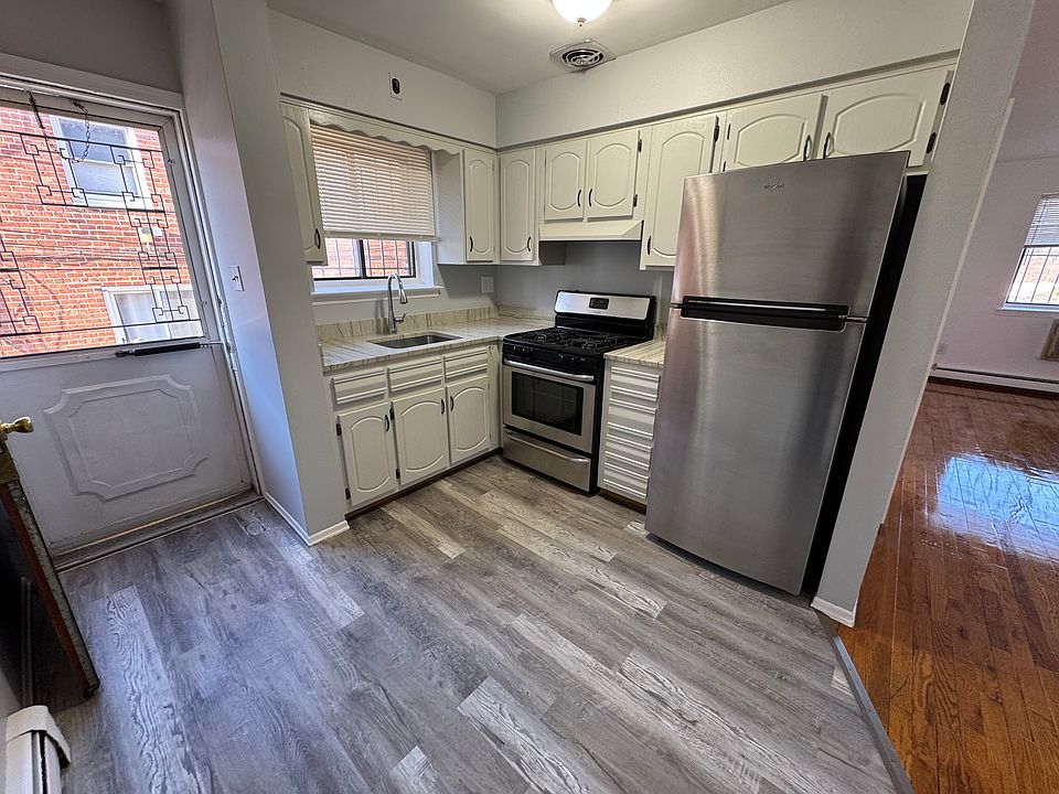 1st image of 46-09 Astoria Blvd N #2R