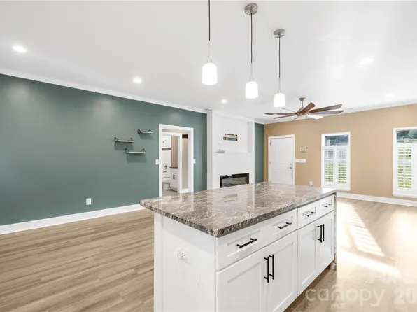 300 Hidden Creek Dr, Shelby, NC 28152