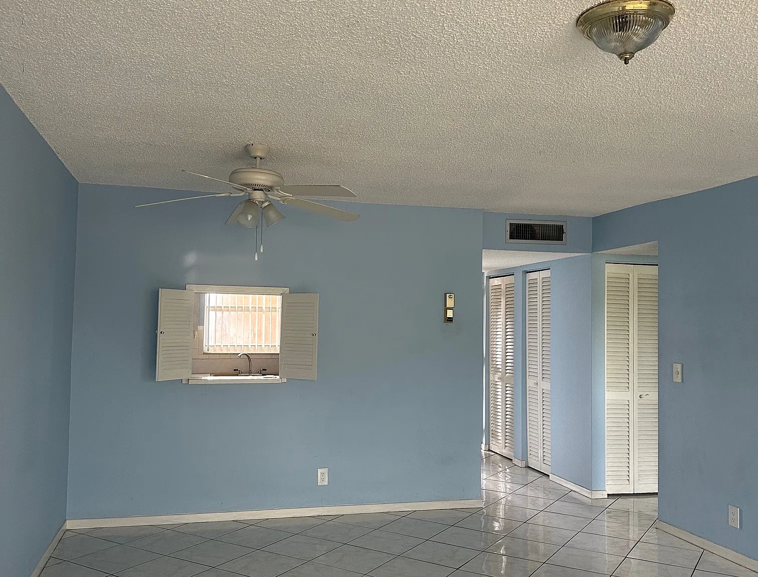 729 Lori Dr — Photo 4