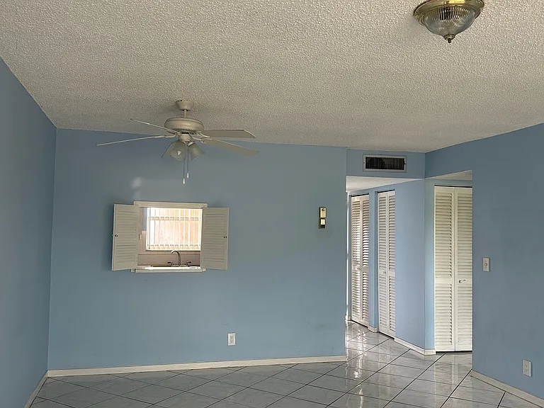 729 Lori Dr #202 — Photo 4