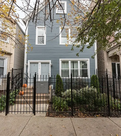 3570 W Dickens Ave #2 — Photo 2