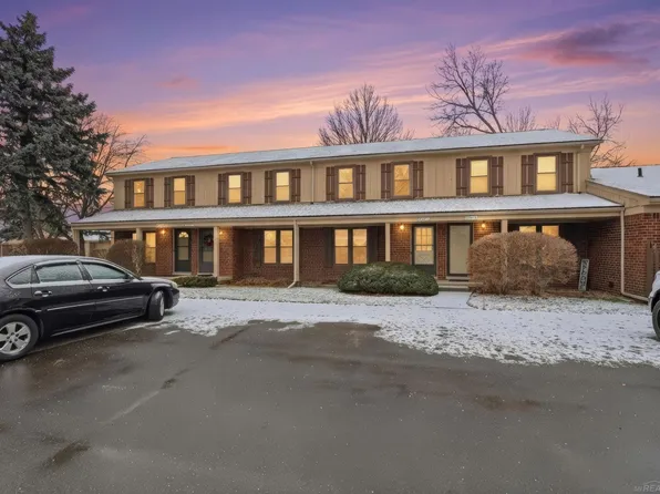 31610 Green Meadow Ln, Warren, MI 48093