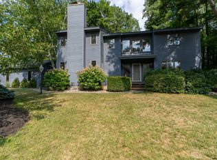 1389 Rowe Rd, Niskayuna, NY 12309