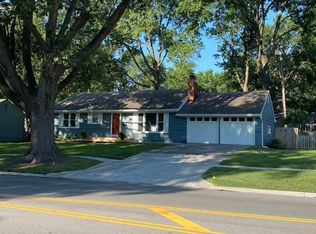 7312 Roe Ave, Prairie Village, KS 66208