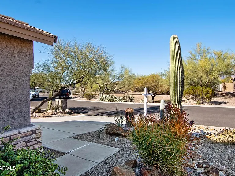 6494 S Foothills Dr — Photo 41