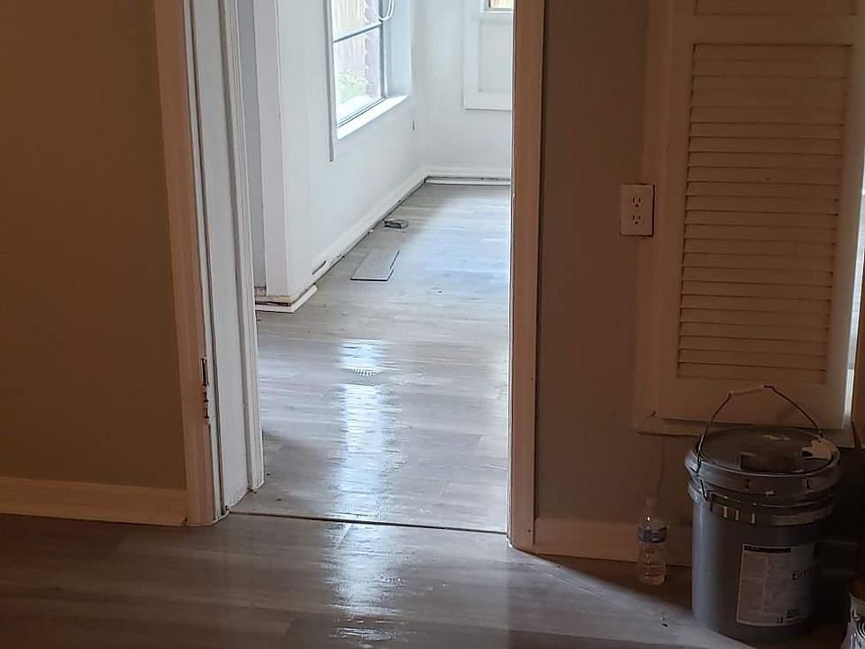 2nd image of 2353 Spring Park Rd
