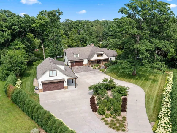 2676 SE Windermere Dr, Tremont, IL 61568
