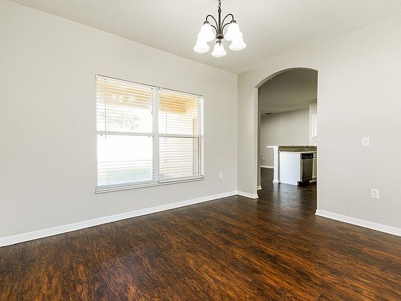 5th image of 536 Bromley Ct