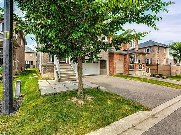3rd image of 41 Sumac Dr
