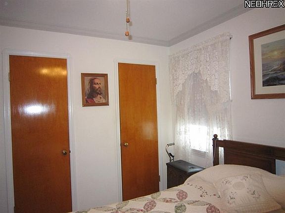 5th image of 8016 Thornton Dr