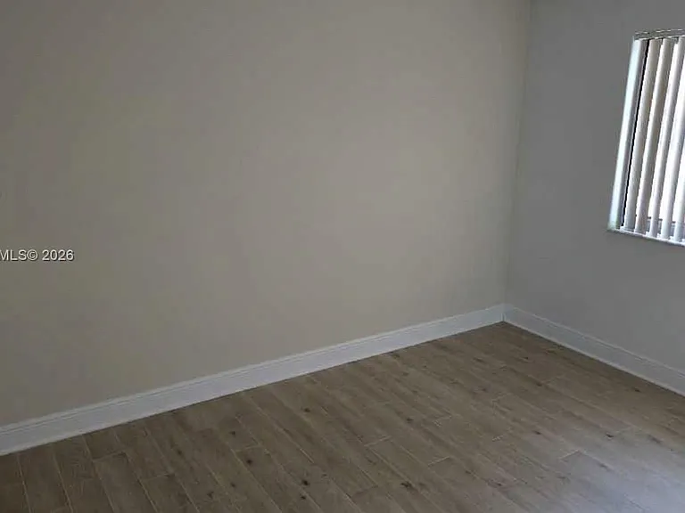 357 Lakeview Dr #1 — Photo 7