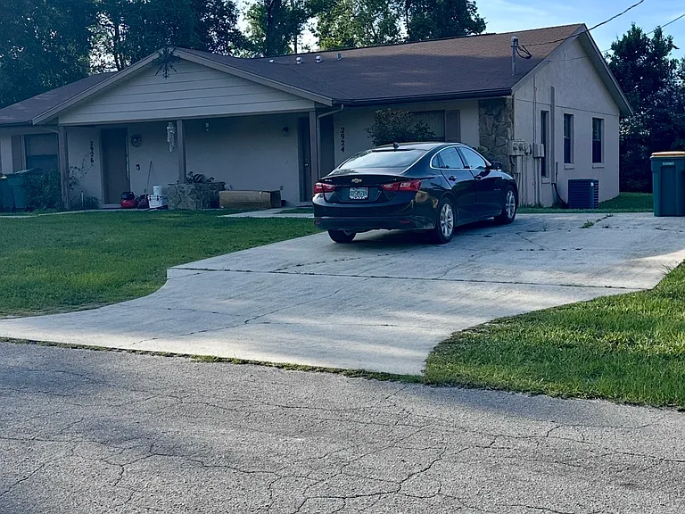 2924 Clearwood St — Photo 3