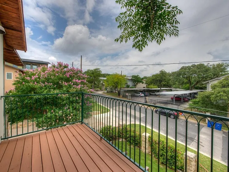 605 Peacock Ln #C — Photo 21