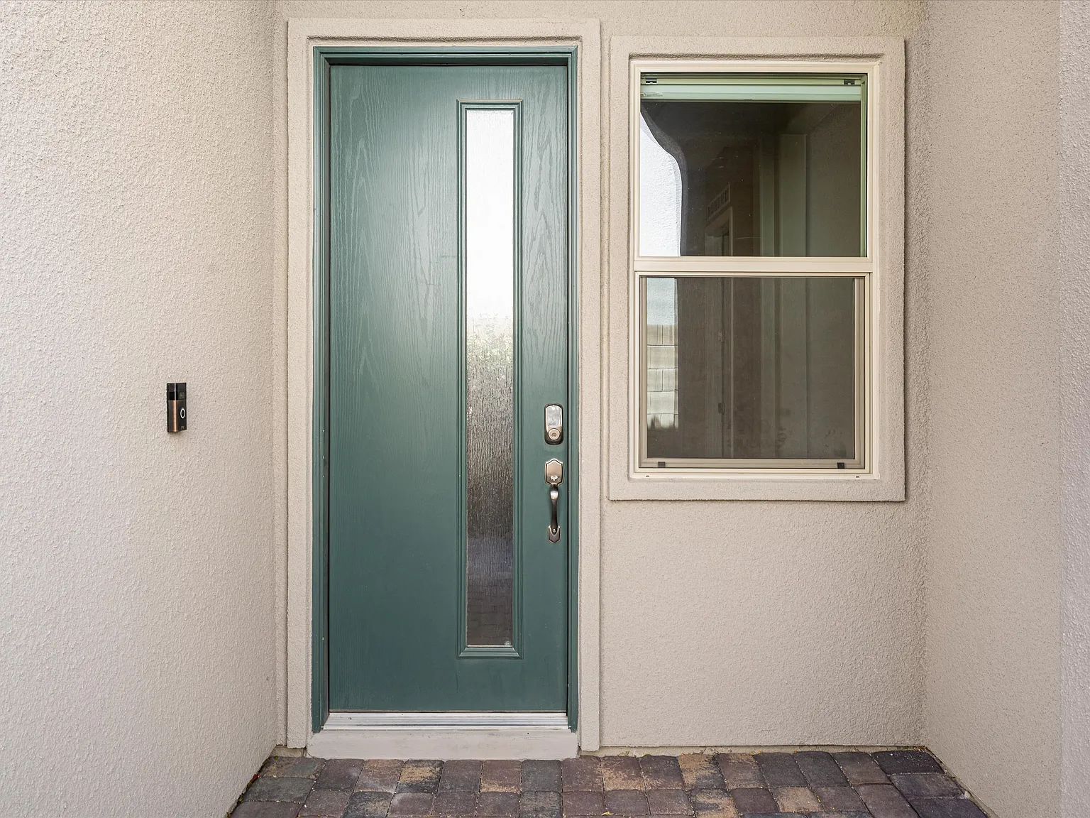 3 bed, 1717 sqft, $2,800 — Photo 4