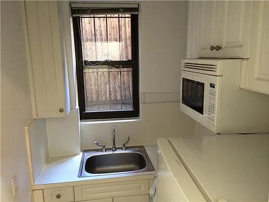 Rented by R New York | media 15