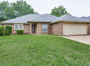 1505 Sunny Glen St, Fort Worth, TX 76134