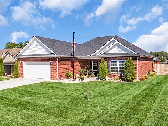 3rd image of 252 Spring Breeze Dr