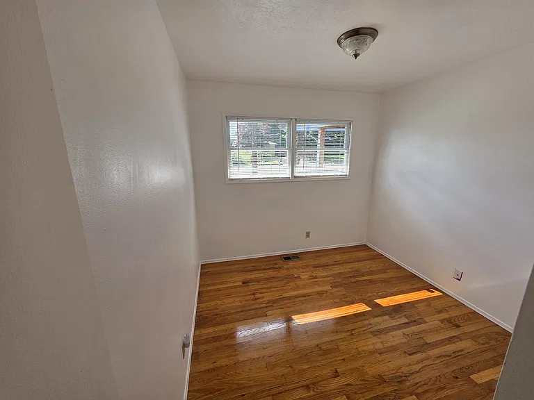 108 NE 143rd Ave — Photo 12