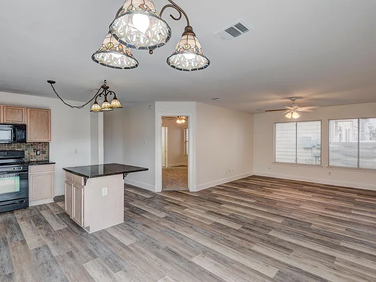 9622 Farrell Dr — Photo 10
