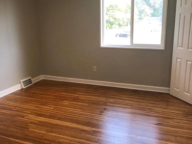 11 Lincoln Dr — Photo 7