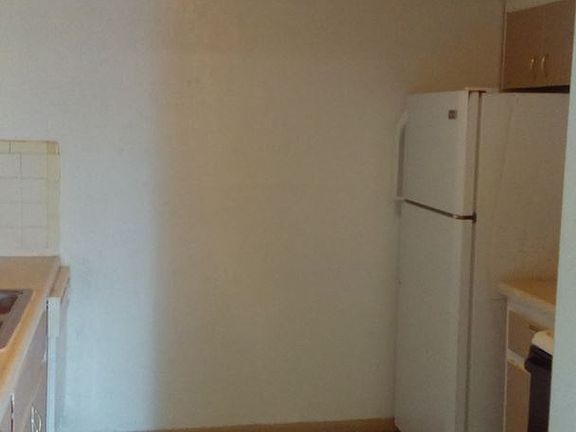 3rd image of 106 NW 63rd St APT E
