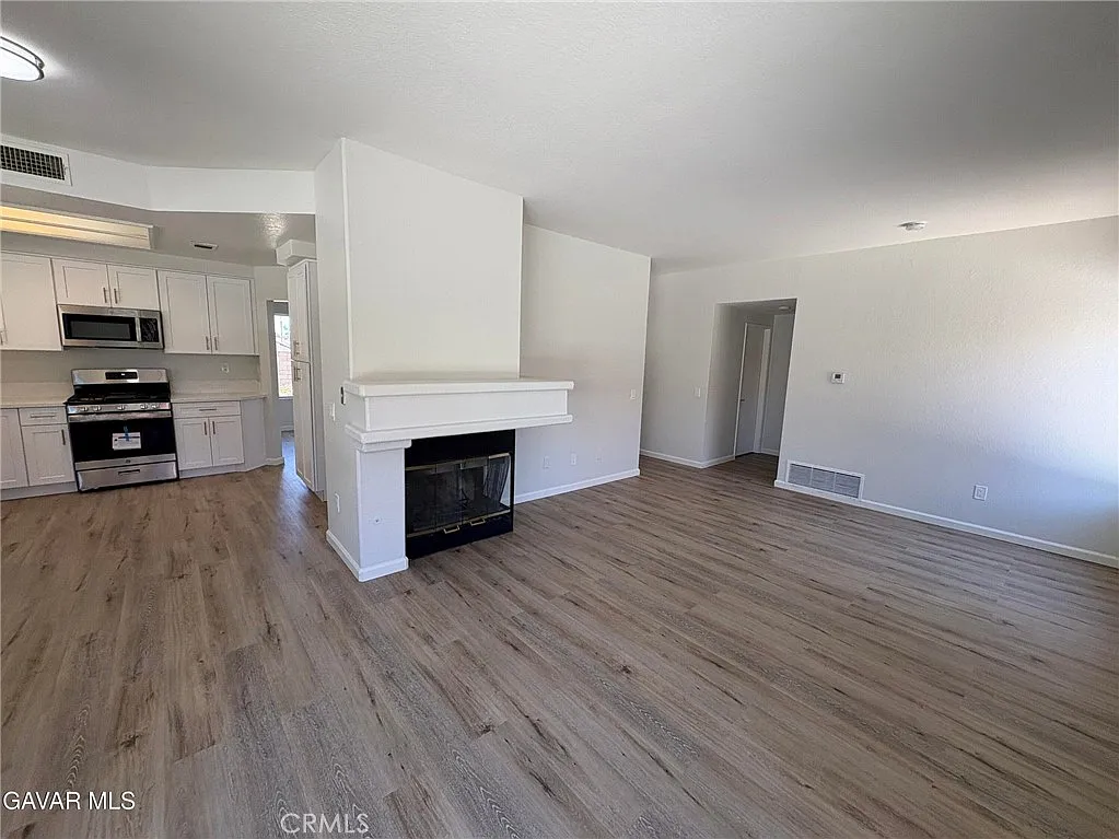 4 bed, 2150 sqft, $2,950 — Photo 4