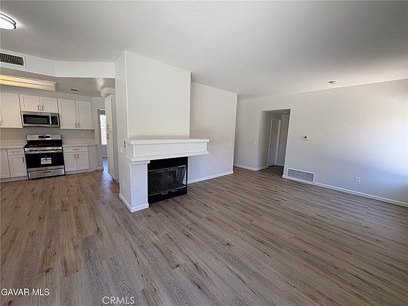 4th image of 37557 42nd St E