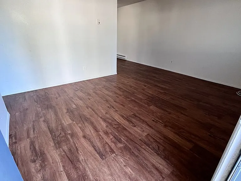 4440-4444 E Lee St — Photo 3