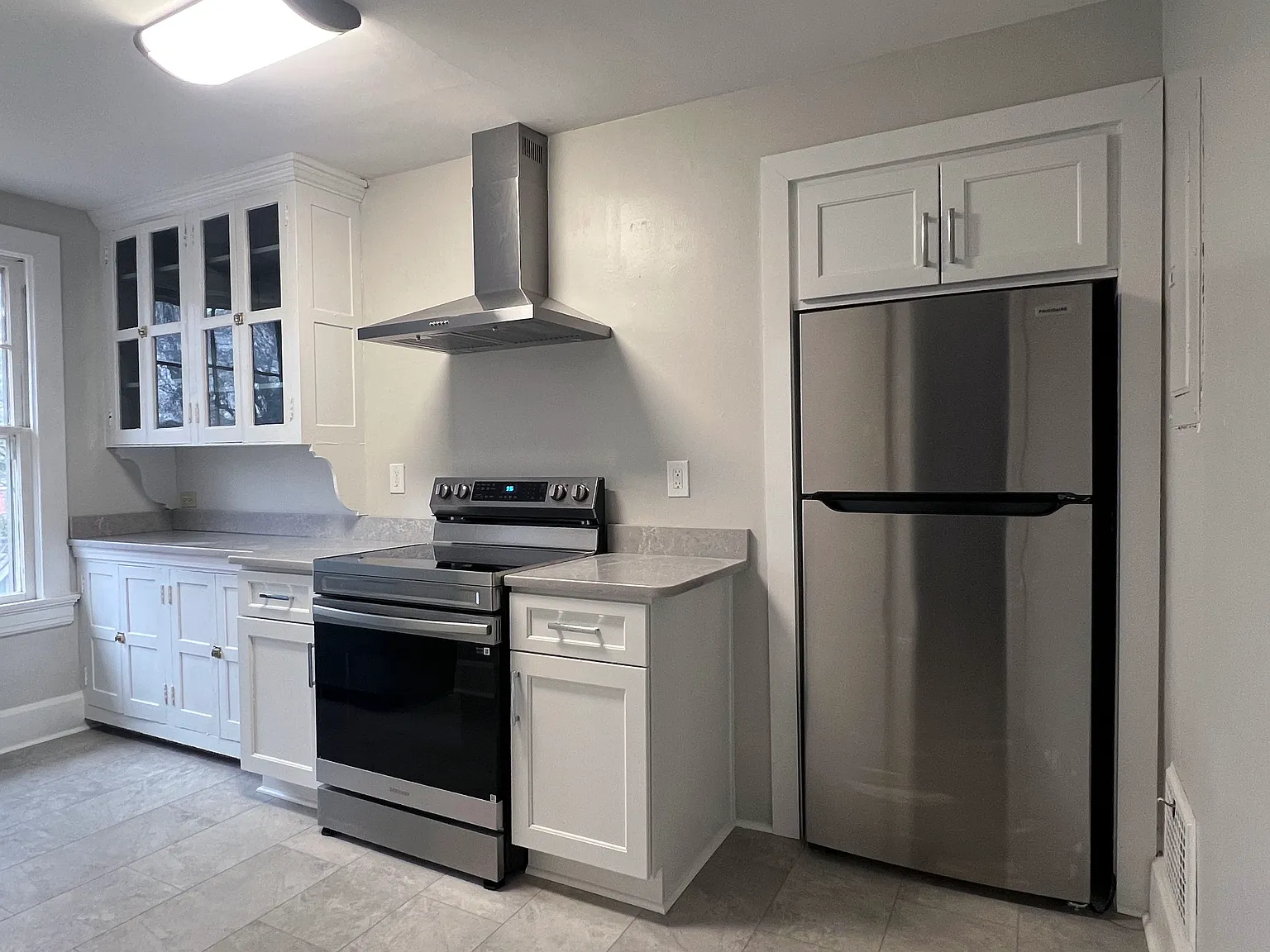 1 bed, 950 sqft, $1,500 — Photo 3