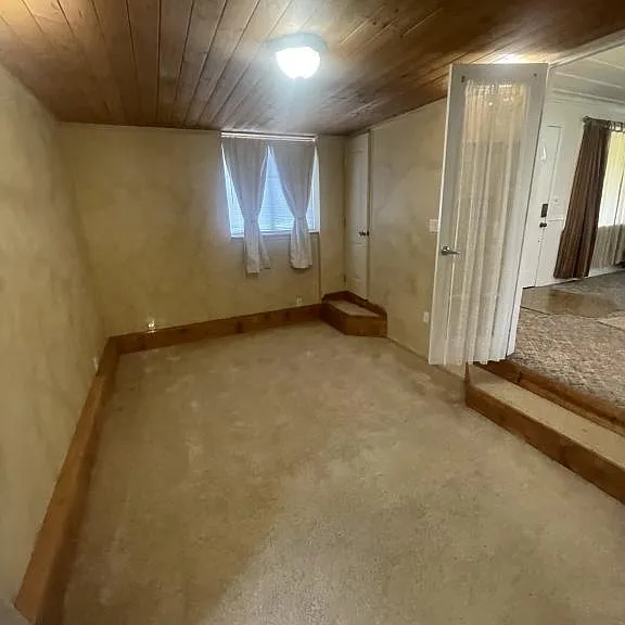 2145 Lombard St — Photo 8