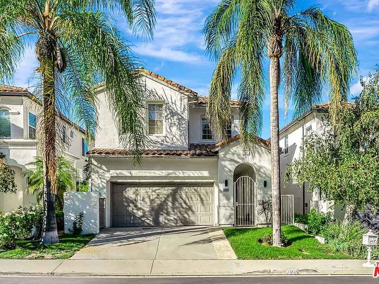24819 Calle Cedro — Photo 1
