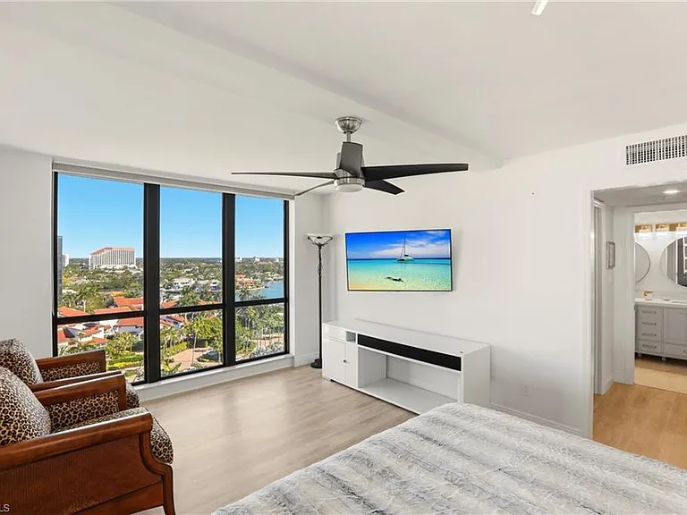 4551 Gulf Shore Blvd N #1500 — Photo 28
