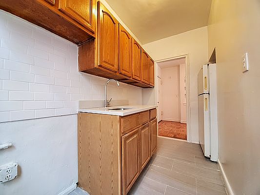 3rd image of 1175 Morris Ave APT 5G