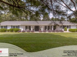 635 Chamblee Ln, Saint Louis, MO 63141