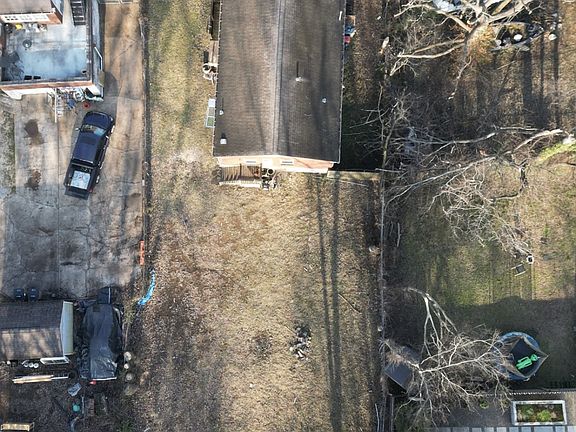 2nd image of 3902 Katherine St