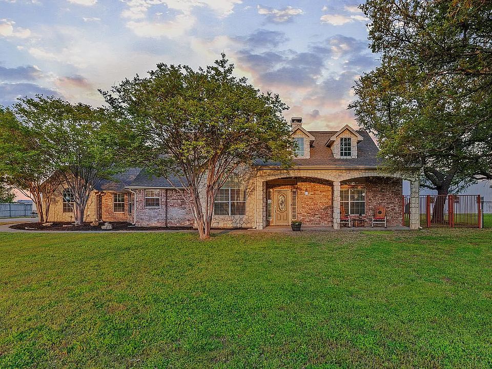 1st image of 212 Megan Ct