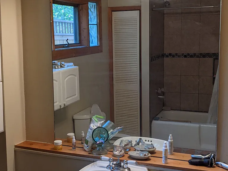 415 E 5th Ave #B — Photo 6