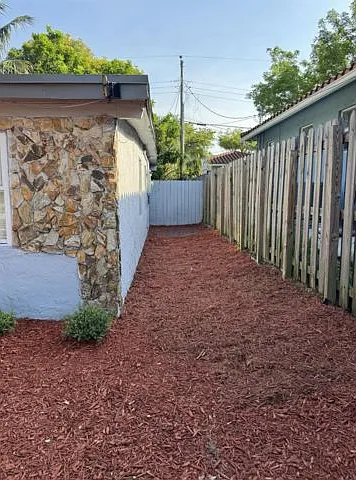 2881 NW 11th Pl — Photo 3