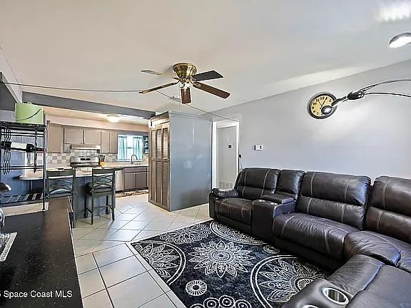 4 bed, 1496 sqft, $2,200 — Photo 4