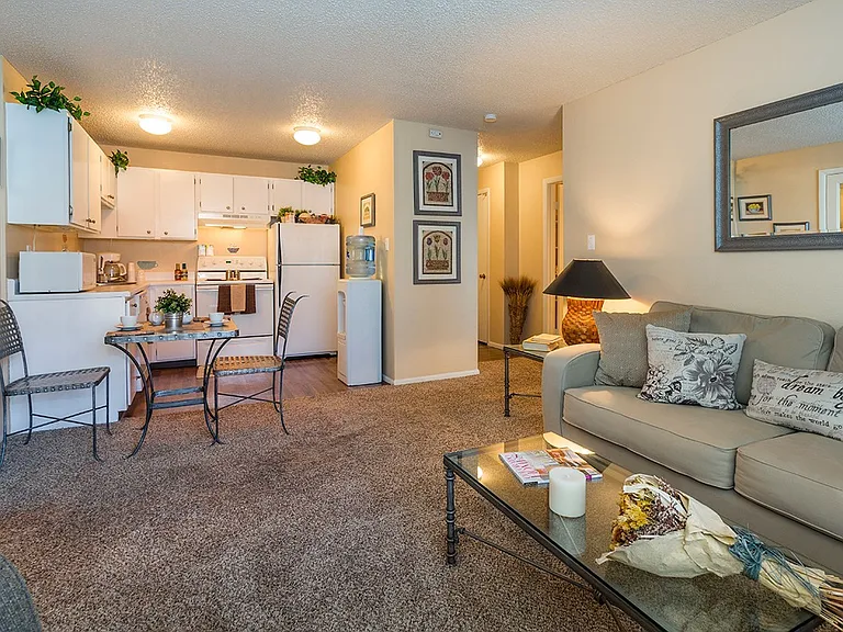 Park Ridge Apartments — Photo 4
