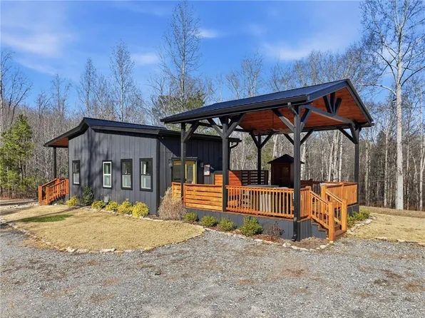 300 Burbano Creekside Lndg, Talking Rock, GA 30175