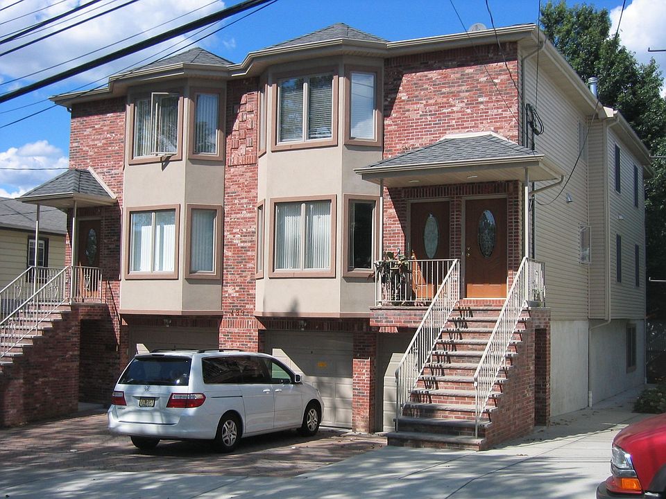 1st image of 437A Park Ave #A